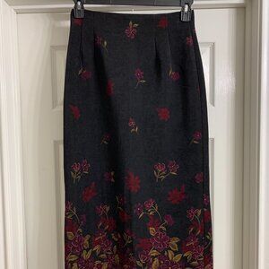 Briggs New York Women's Black Skirt with Floral Design, Size 8